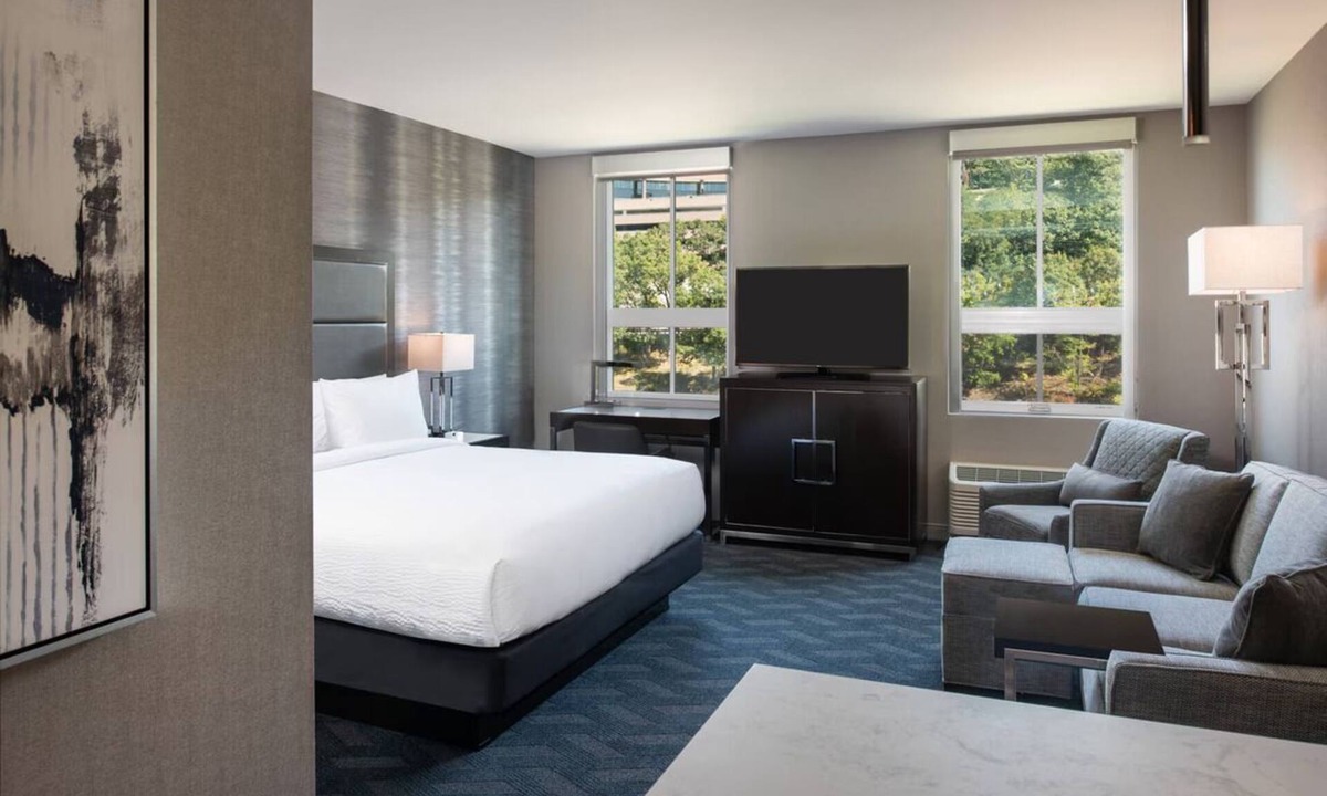 Waltham Hotel | 1 Unit | Cozy Suite w/Full Kitchen Near Minute Man Historical Park