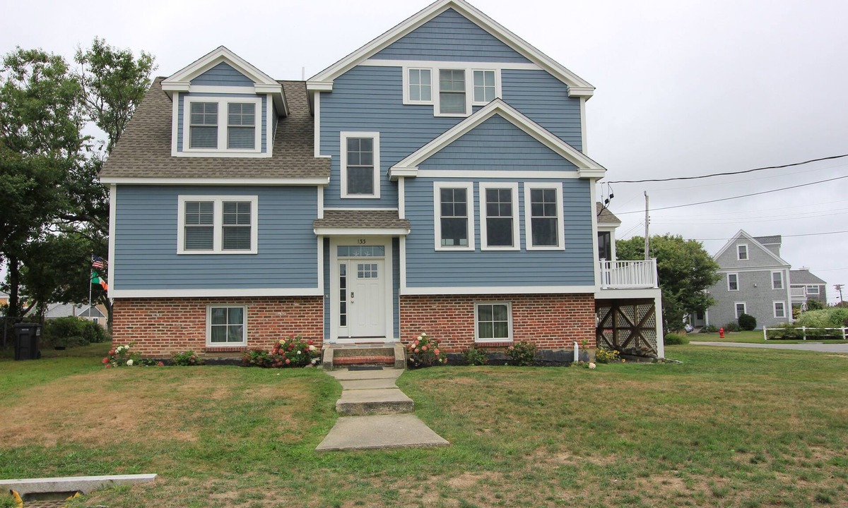 Sandwich House | 133 Dillingham Ave - Modern spacious home, .3 miles to the beach, prime location