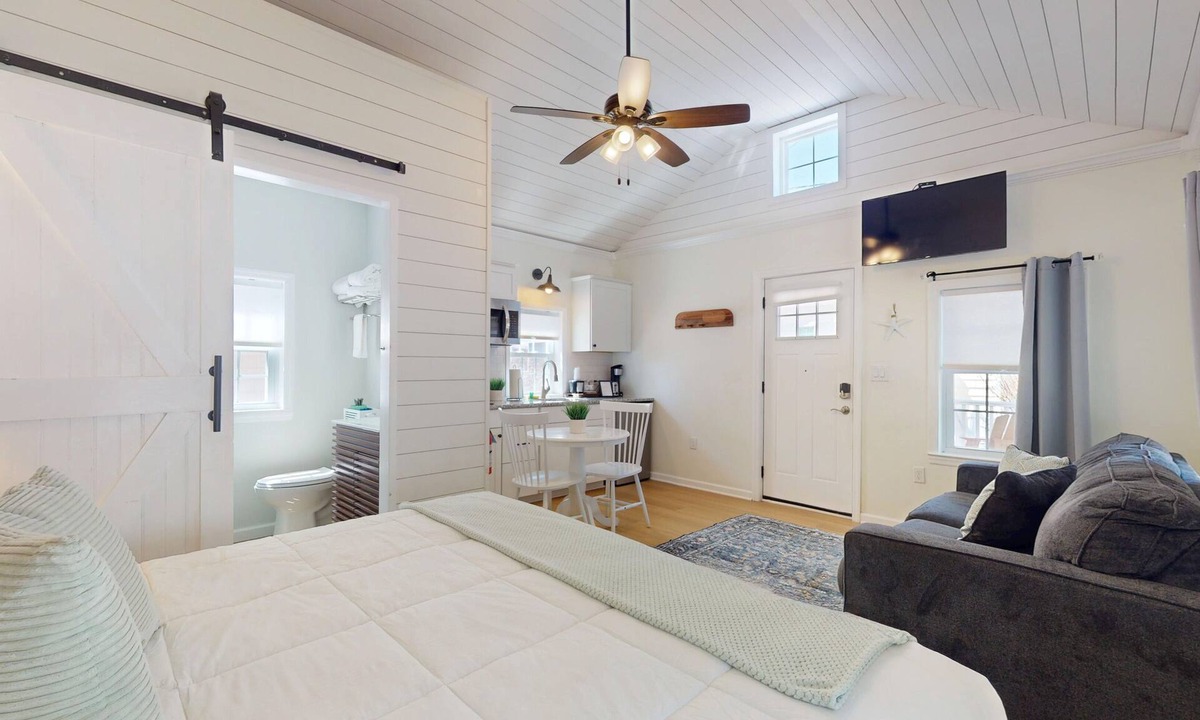 Lower Township House | 1BR King Bed Sofa Bed Sleeps 4 POOL - 13