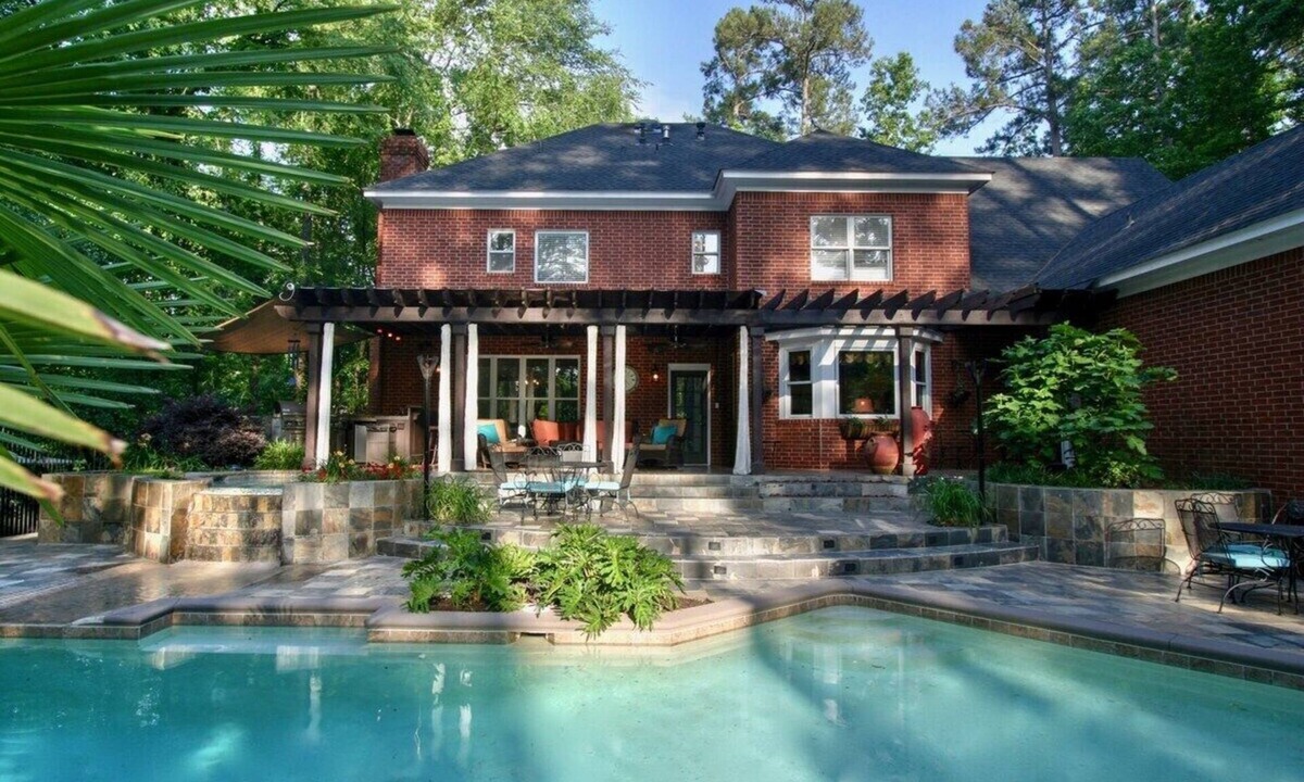 Evans House | 2 Home Oasis