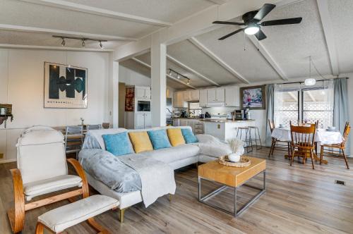 Greenehaven House | 3 Mi to Lake Powell! Desert Escape w/Valley Views