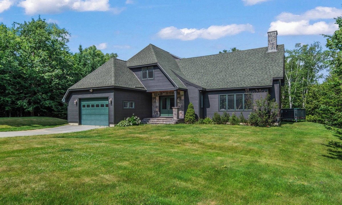 Rangeley House | 33 Angel Point on Dodge Pond