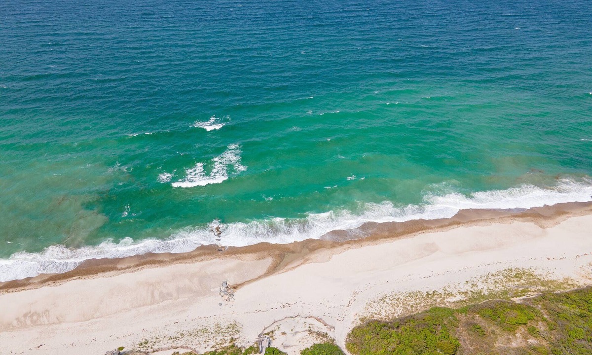 East Sandwich House | 3BR OceanView CapeCod Beach Access & Fire Pit