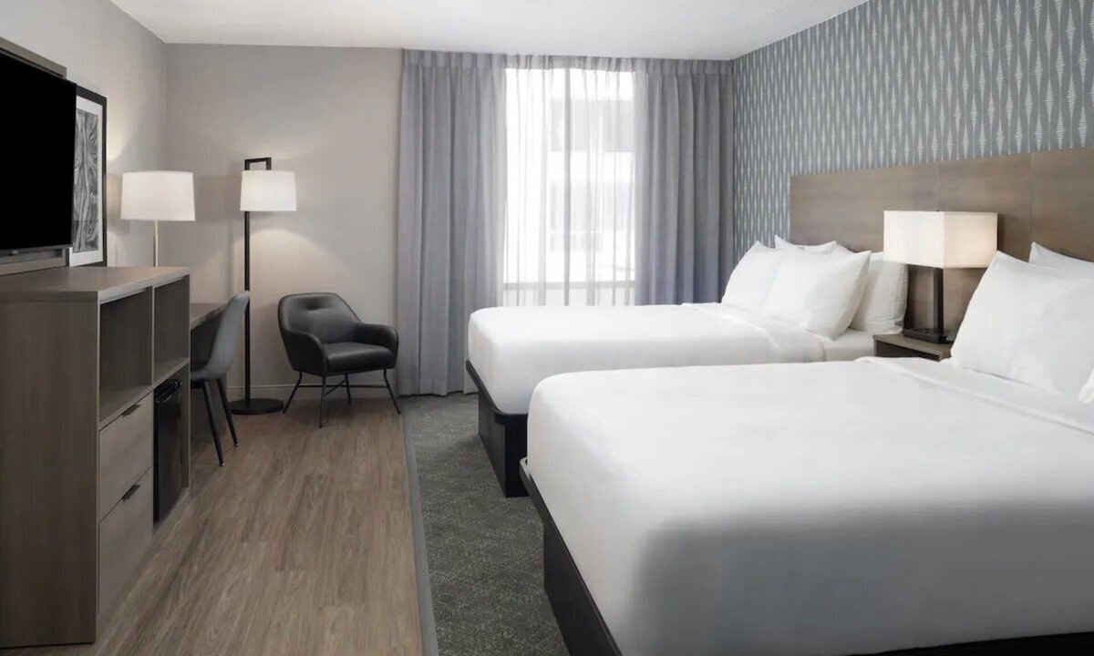 Prudential - St. Botolph Hotel | 4 Pet-Friendly Accommodations for Family & Big Groups! | Free Breakfast