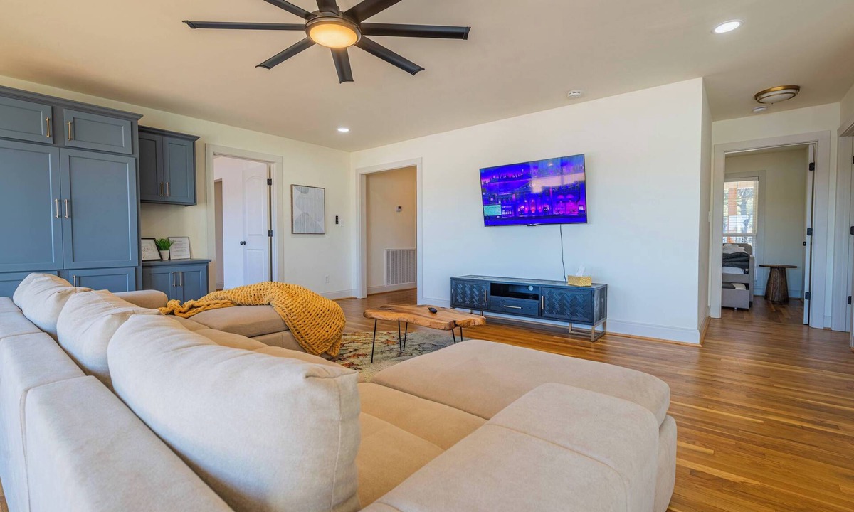 Eufaula House | 4BR Lakeview Game Room Hot Tub Fire Pit & Grill