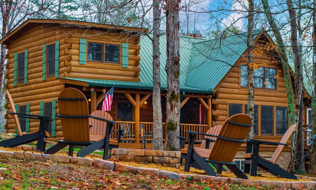 Mentone Cabin | 5-BR, 4.5 BA, 11 beds, sleeps 16 - Mentone, canoe, fire pit, walking trail, WIFI