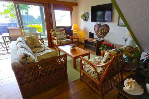 Punaluu House | 58 2 bedroom 2 bath
