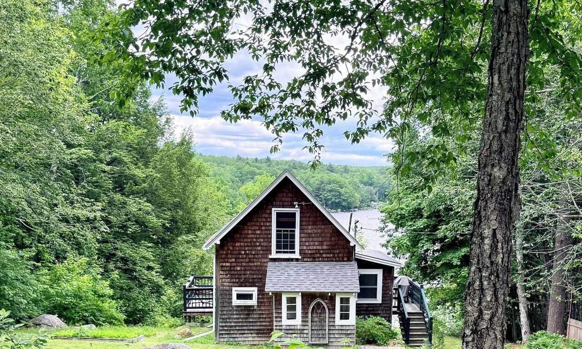 Dedham Cottage | Adorable private cottage with lake views and access.