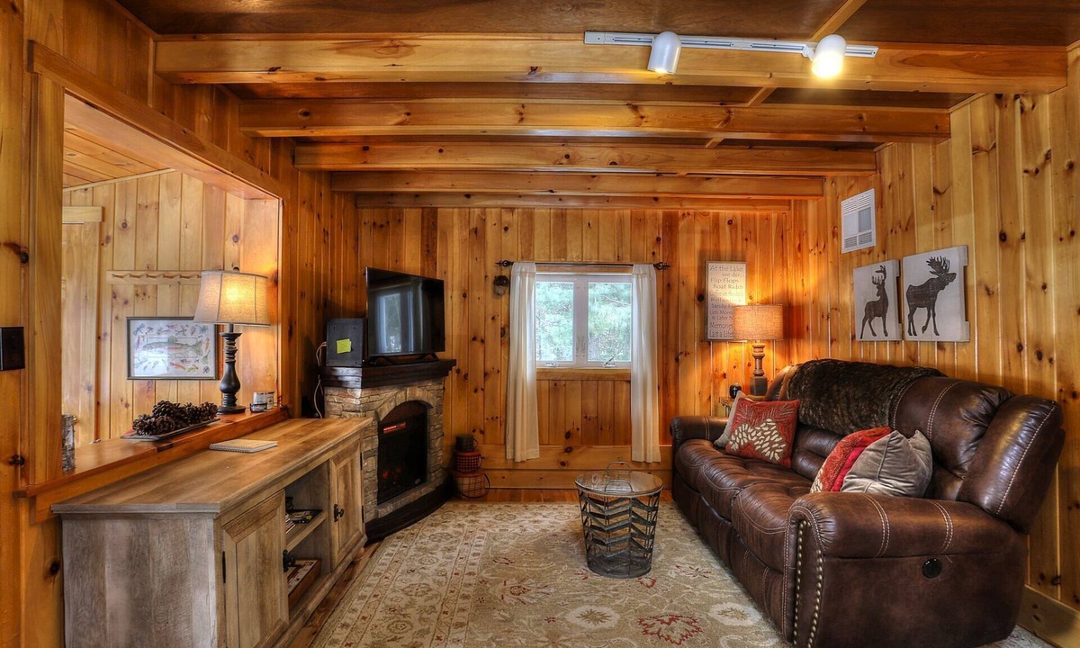 Rangeley House | Adventure Awaits - Cute cottage on Rangeley Lake