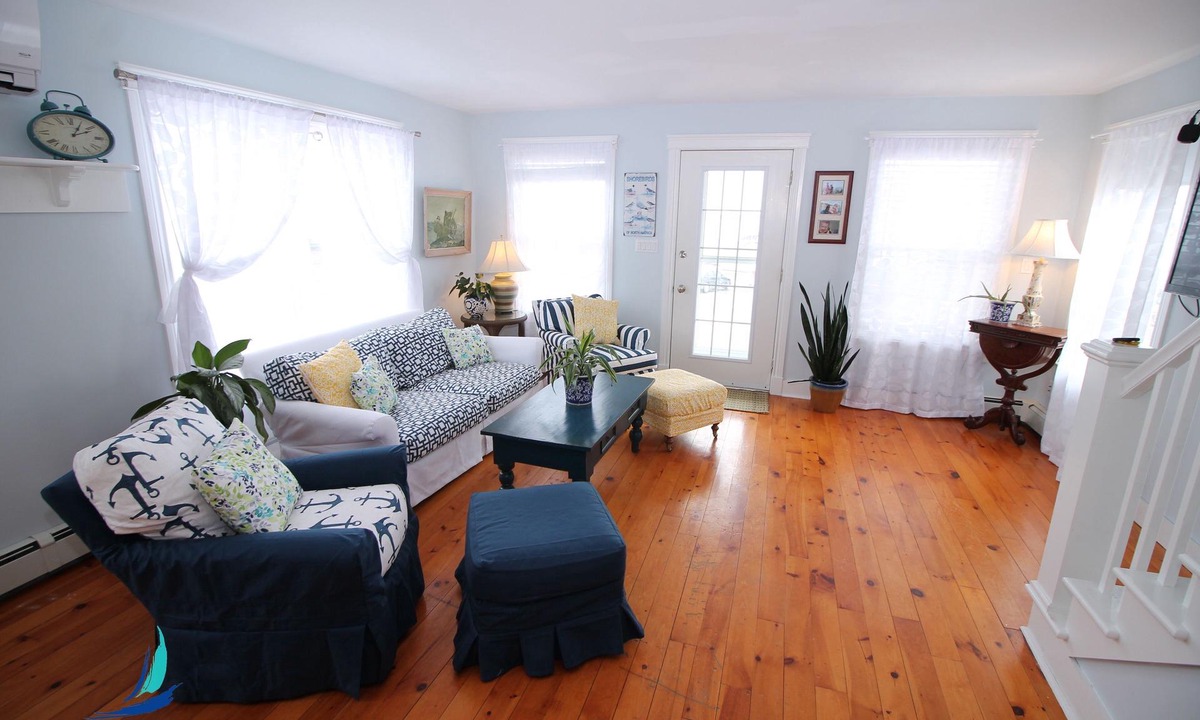 North Rustico House | Architect's House on the Waterfront - Sunrise House