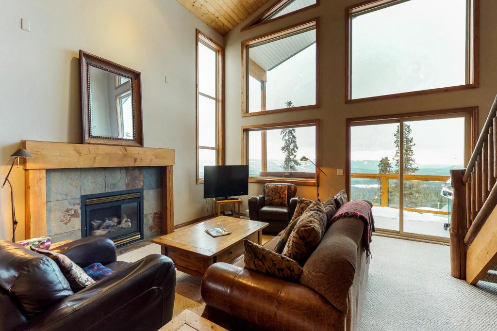 Snow Pine Estates Apartment | Arolla Chalet D