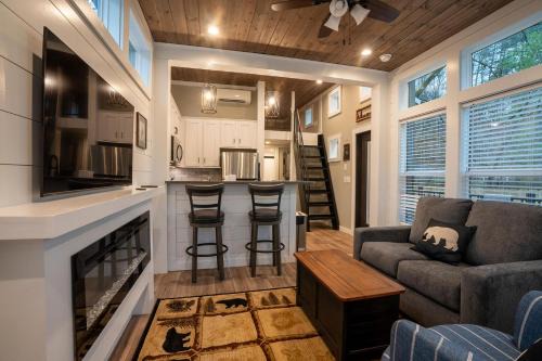 Bryson City Villa | Bear River Tiny Luxury Living with River Views
