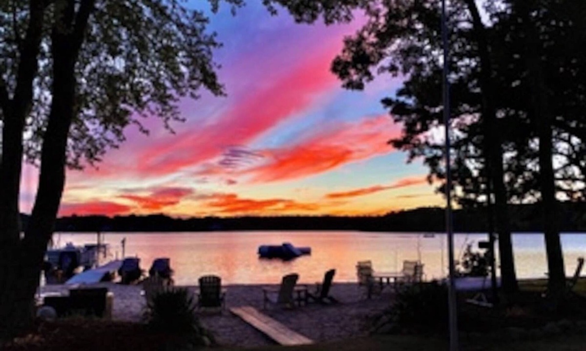 Mashpee House | Beautiful lakefront vacation property in Mashpee