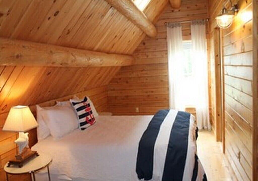 Salsbury Cove Cottage | Beautiful waterfront Bar Harbor cottage with nice beach