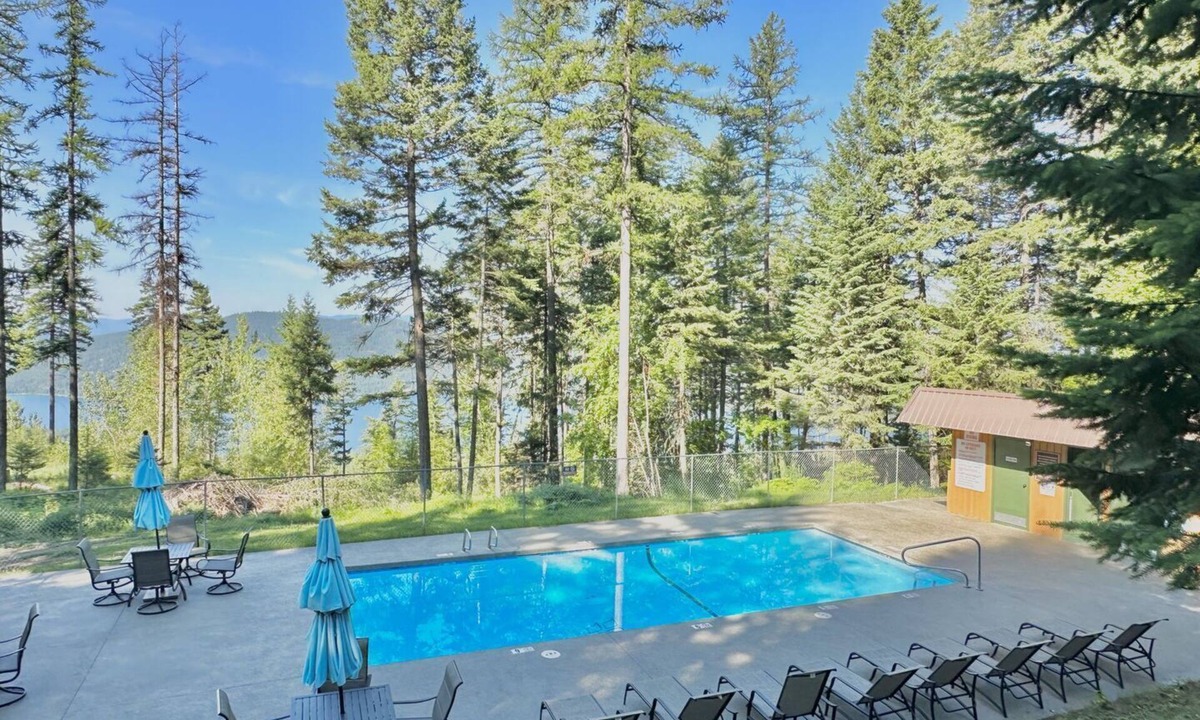 Whitefish House | Big Mountain Cabin, Great Deck, Hot Tub/Pool/Sauna, Sleeps 8!