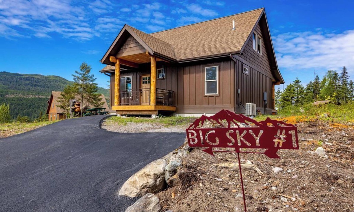 Bigfork Cabin | Big Sky Cabin, Mountain View, for hiking & Glacier Park