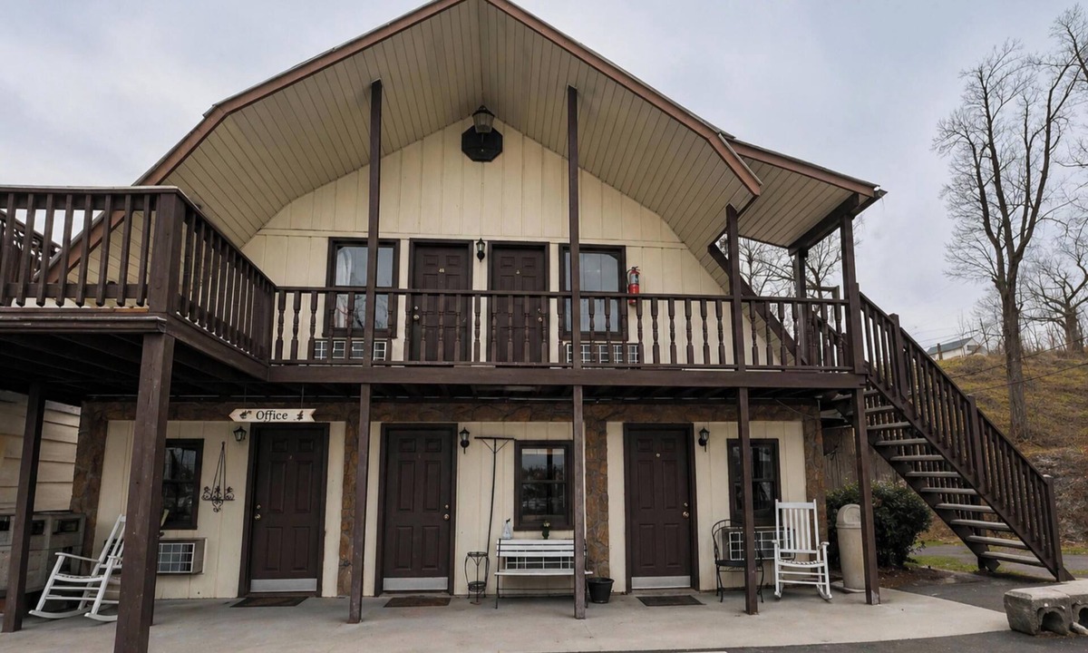 Revelo Hotel | Big South Fork Trail Lodge Stearns