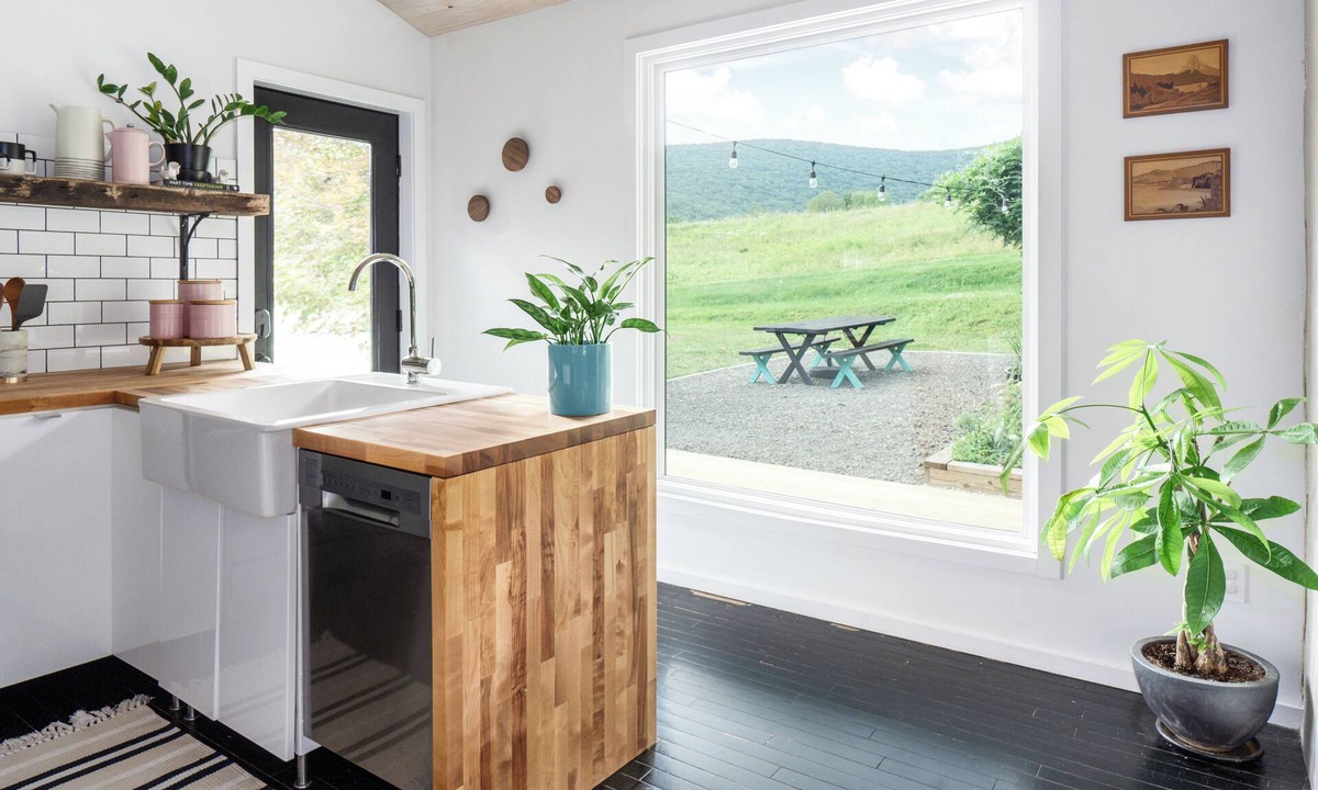 Kerhonkson House | Black Barn Modern Retreat in the Catskills