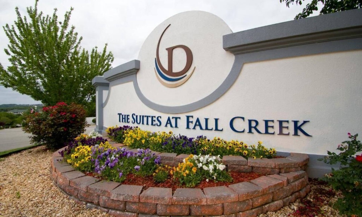 Table Rock Villa | Branson | Easy Lake Retreat | Pool + Lake