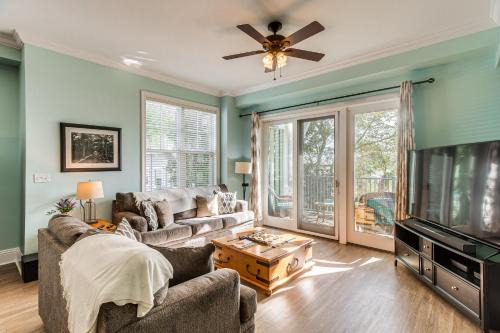 Saint Simons Island House | Breezy St Simons Hideaway with Waterfront Views!