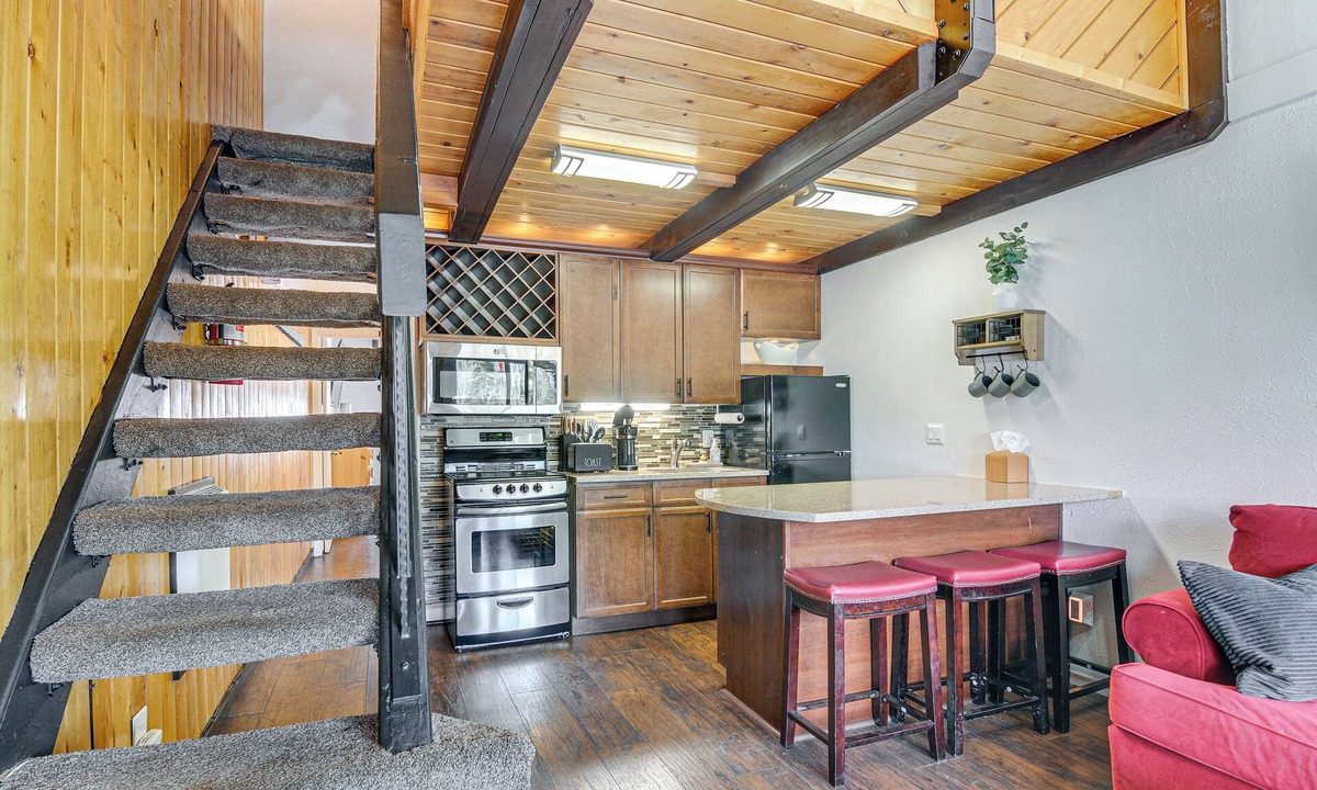 Brian Head Apartment | Brian Head Condo: Walk to Giant Steps Ski Lifts!