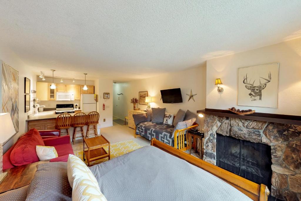 Alyeska Hotel | Brighton #108