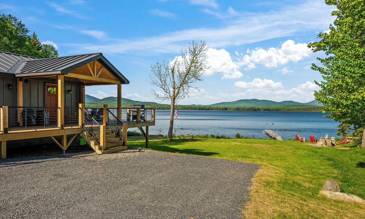 Andover House | Camp 16 | NEWLY Renovated! Sandy Beach, Private Dock, Mooring, Fire Pit