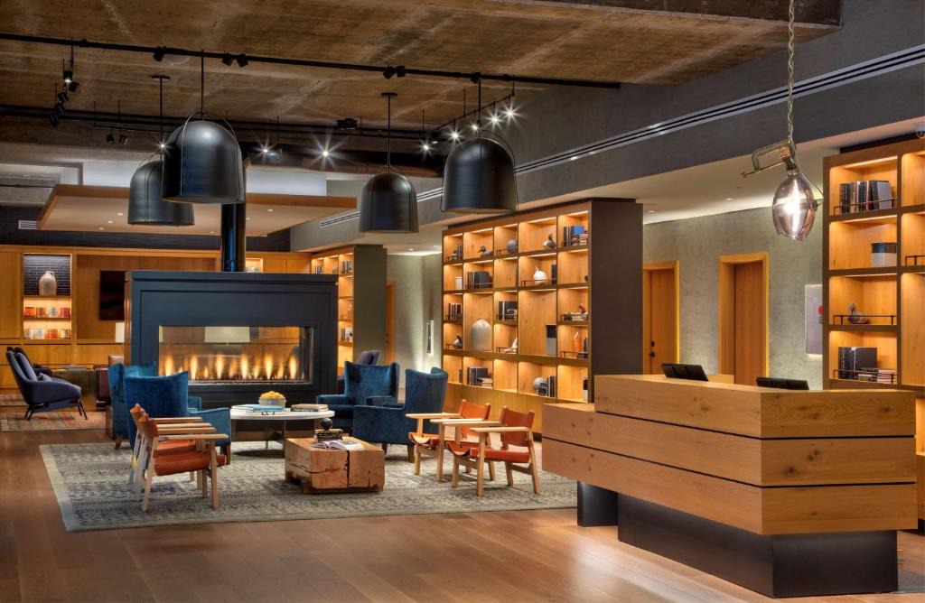 Fells Point Hotel | Canopy By Hilton Baltimore Harbor Point