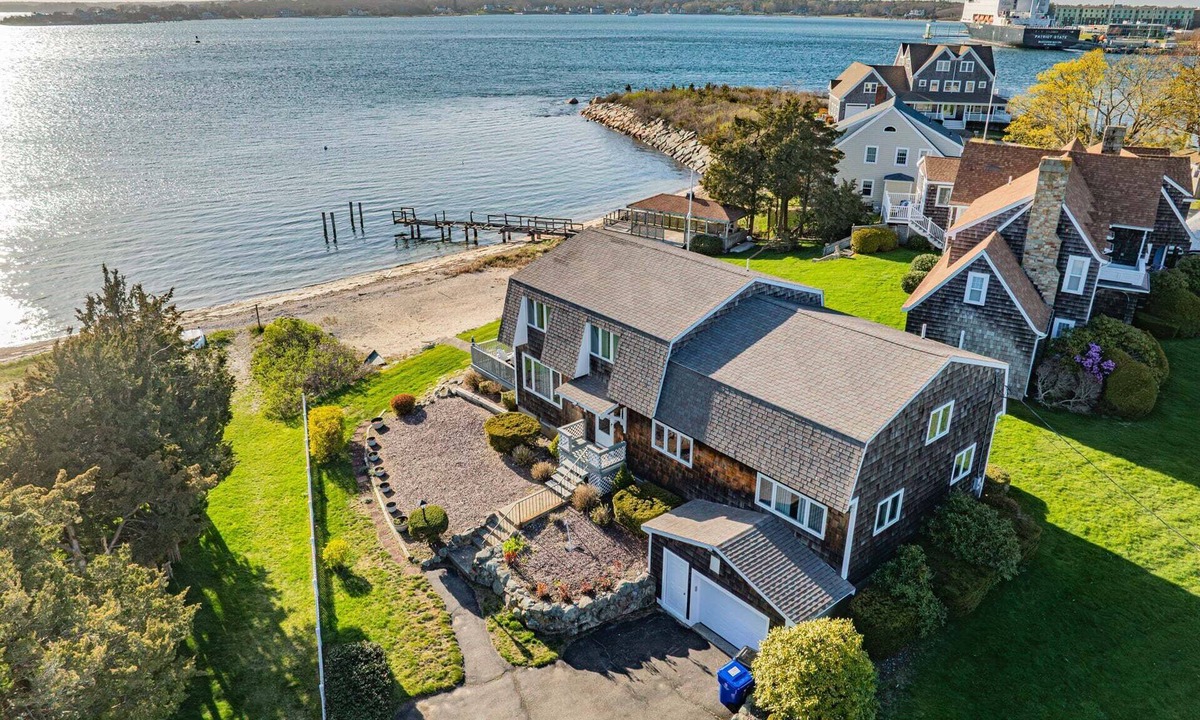 Buzzards Bay House | Cape Cod Waterfront with Stunning Views