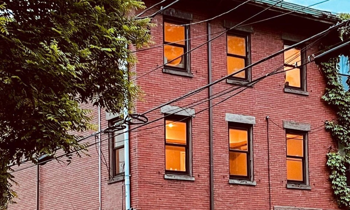 Inman Square House | Central Square 3BR w/parking Luxury House