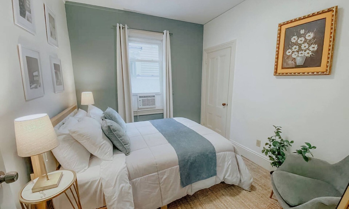 Wayland House | Charming 2-bedroom house super close to Brown & RISD, Wayland Square