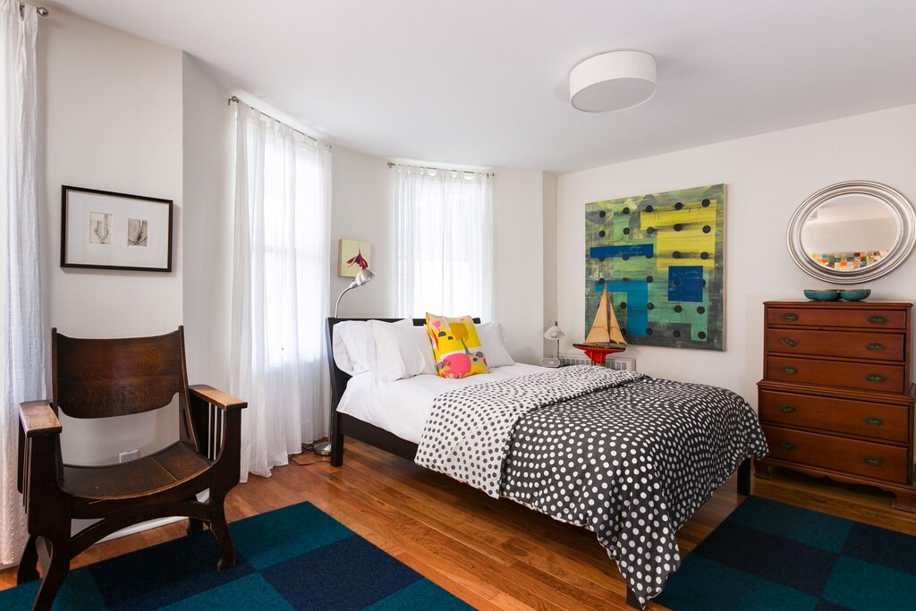 Columbus Apartment | Charming brownstone in tourist neighborhood
