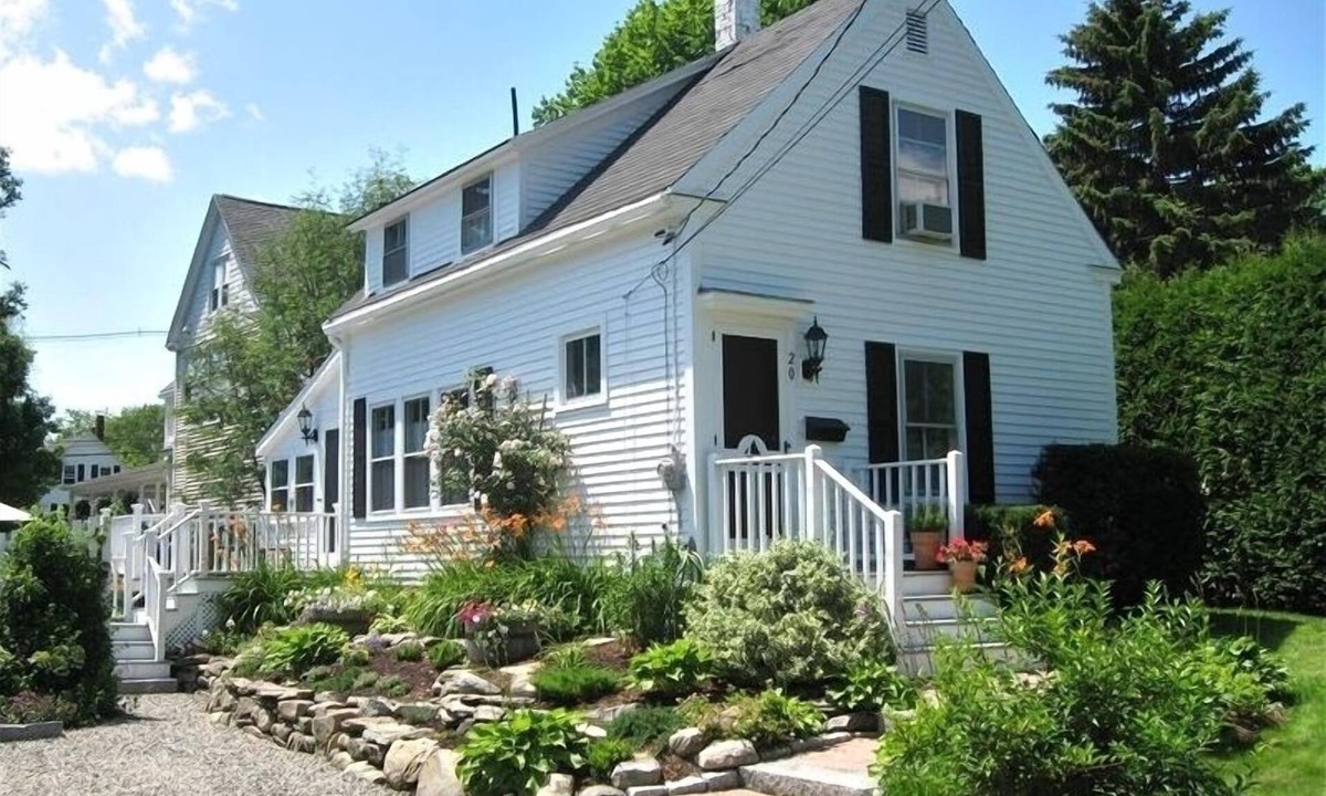 Camden House | Charming Cottage a Stroll to Camden Harbor-June 19-27 just opened up!