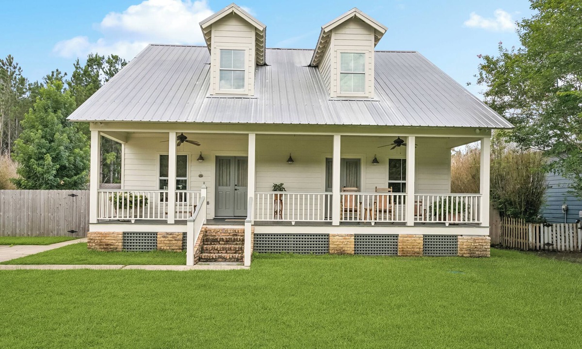 Covington House | Charming Covington Cottage