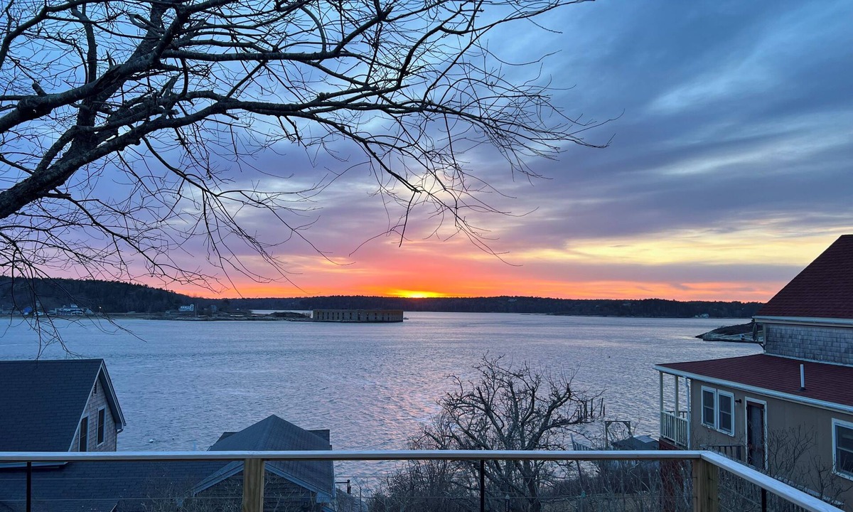 Mac Mahan Cottage | Charming Maine Costal cottage with panoramic water views