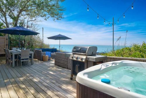 Wading River House | Chic Beach House: Waterfront, Vineyards, Hot Tub