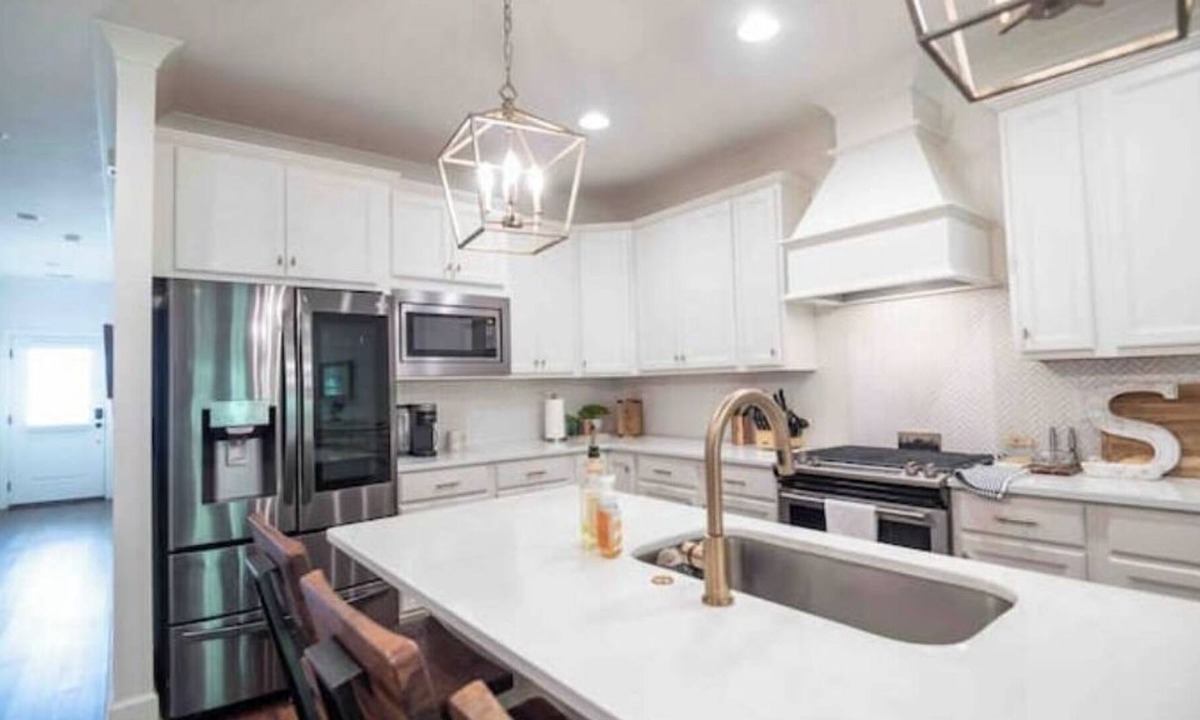 Opelika House | Classy 3BR Auburn home w/2 masters! & Bonus Room!