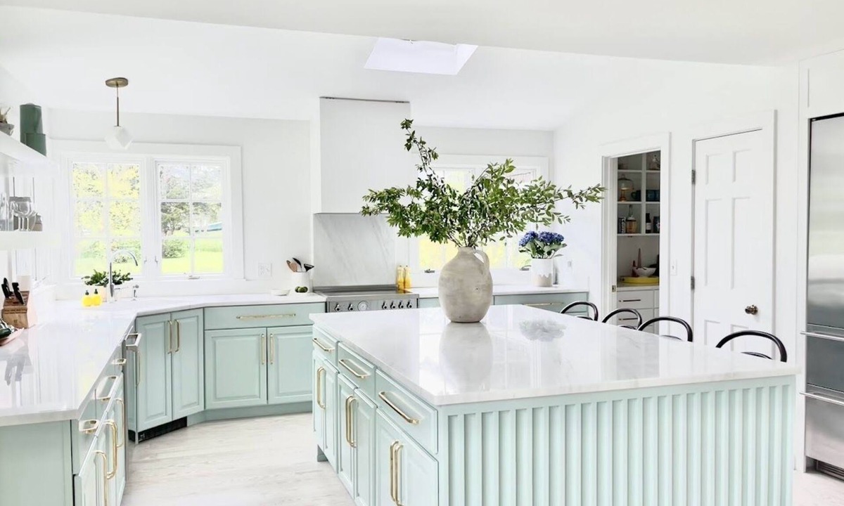 Little Compton House | Coastal enclave getaway: Stylish Little Compton 6 bedroom with spa