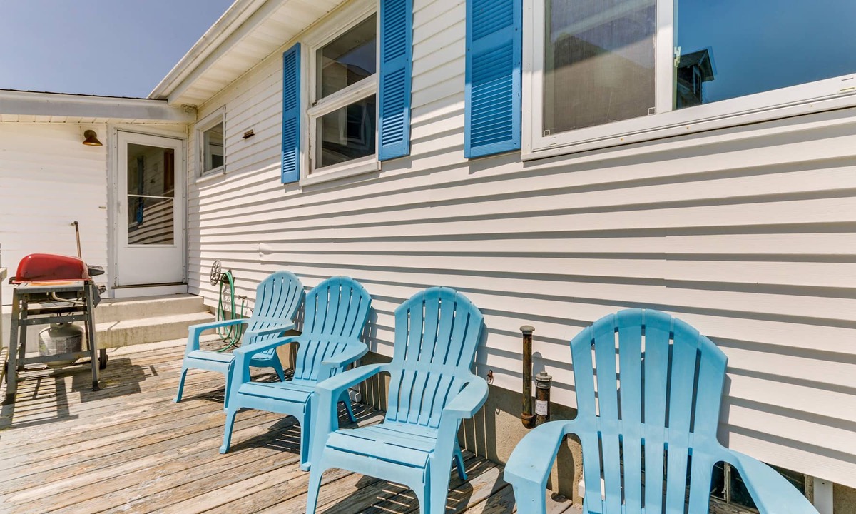Westbrook Center House | Coastal Westbrook Retreat < 1 Mi to Chapman Beach!