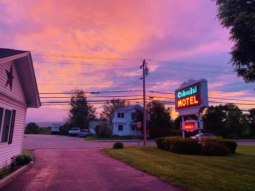 North Conway Hotel | Colonial Motel