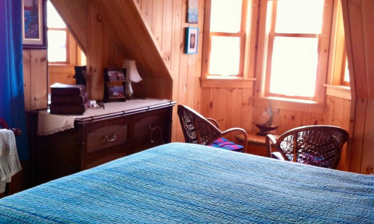 Trinity Cottage | COMMANDER'S KEEP VACATION HOME - 4 1/2 ⭐️