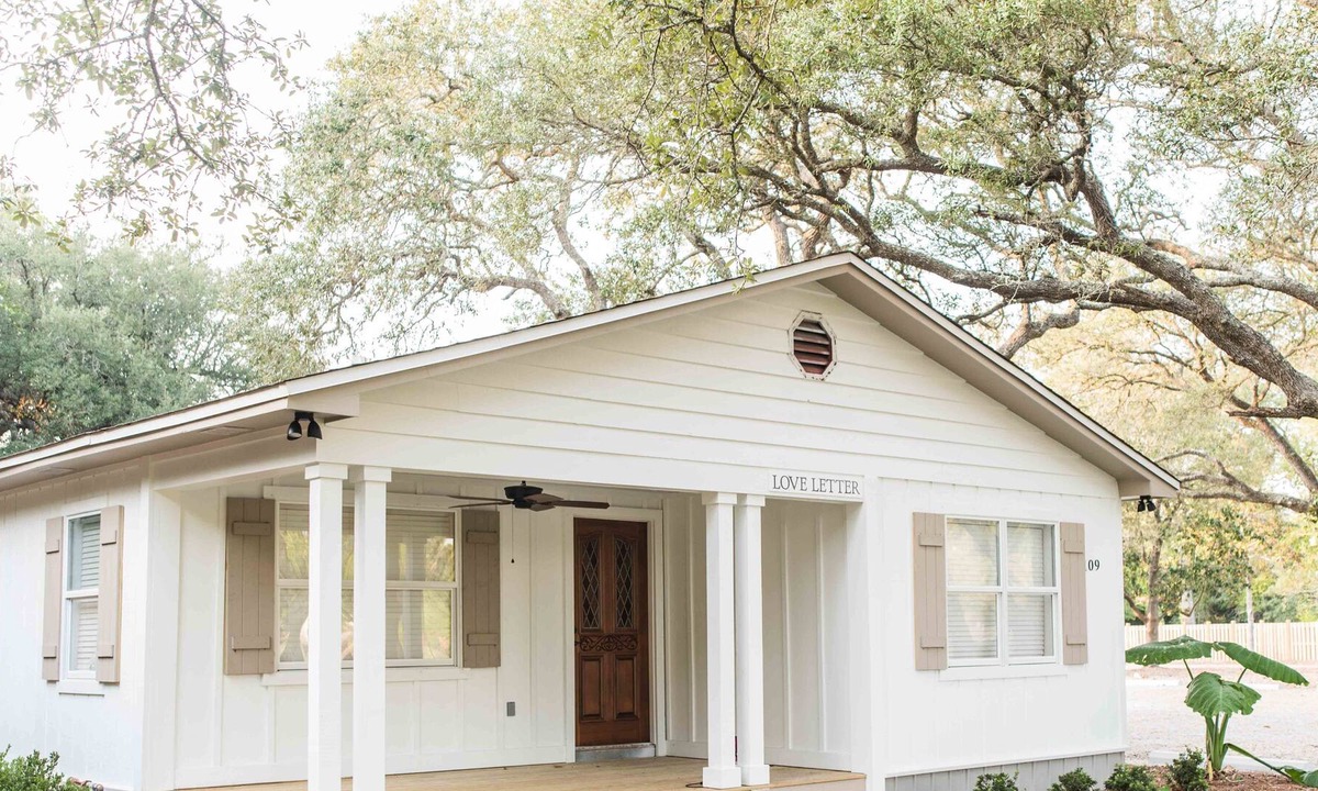 Destin House | Completely Restored Destin Home! Steps to HarborWalk and Local Dining!