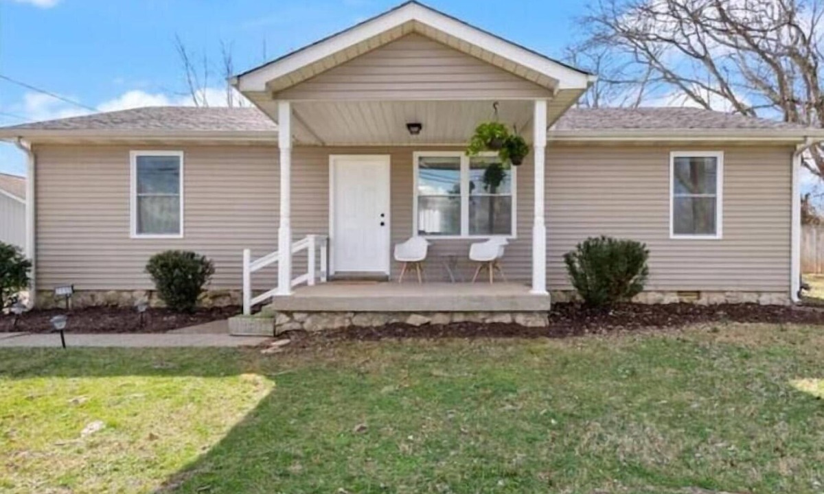Murfreesboro House | Cool Ranch