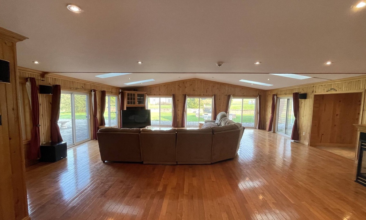 Marmora Cottage | Cottage Getaway with Indoor Pool