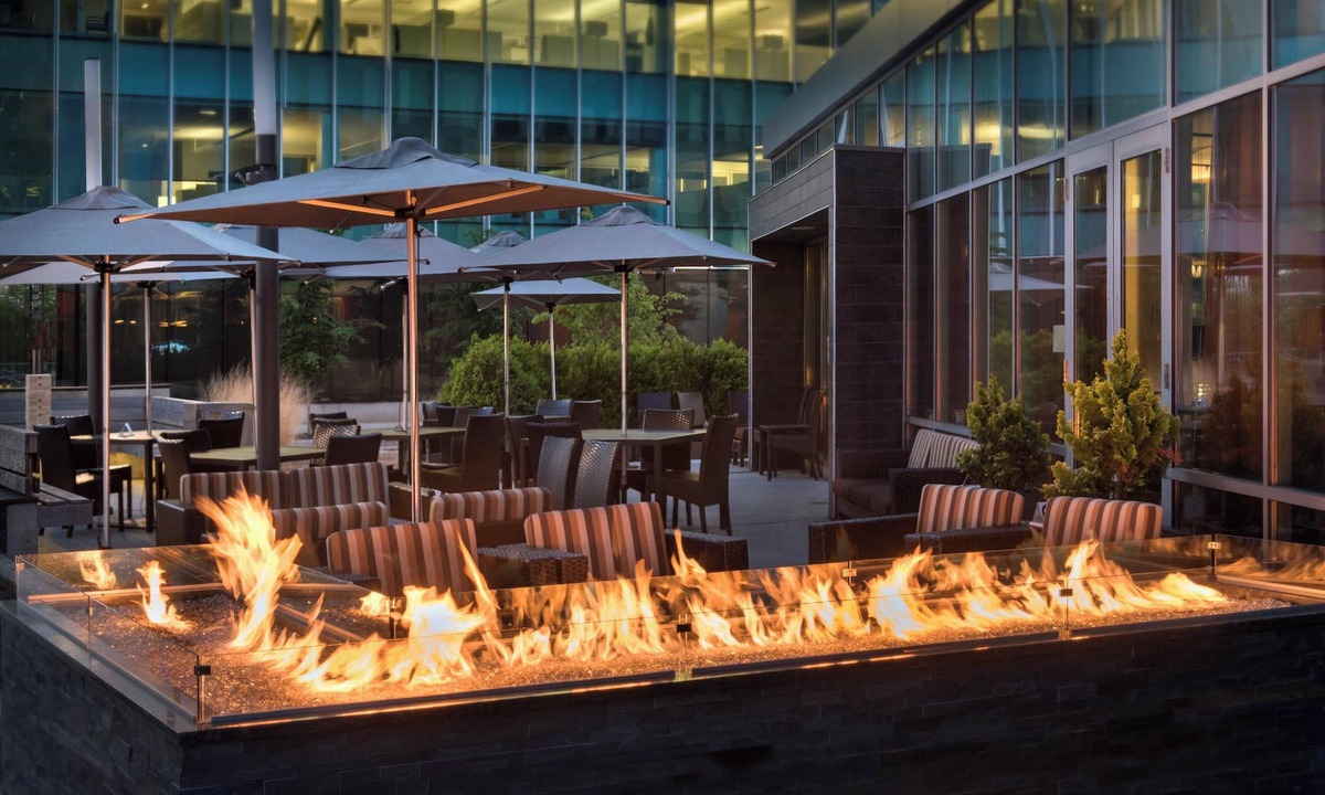 South Philadelphia Hotel | Courtyard Philadelphia South at The Navy Yard