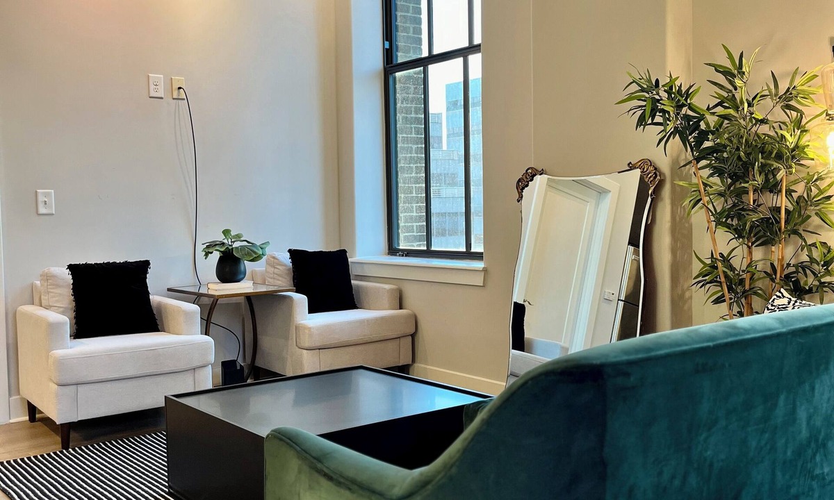 Downtown Baltimore Apartment | Cozy Harbor-View 1BR – December Move-In Special