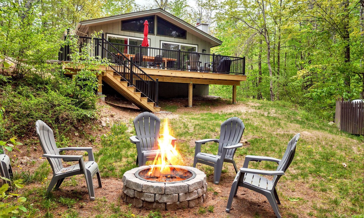 Gilford Cottage | Cozy, Pet-Friendly Escape Near Lake & Mountains