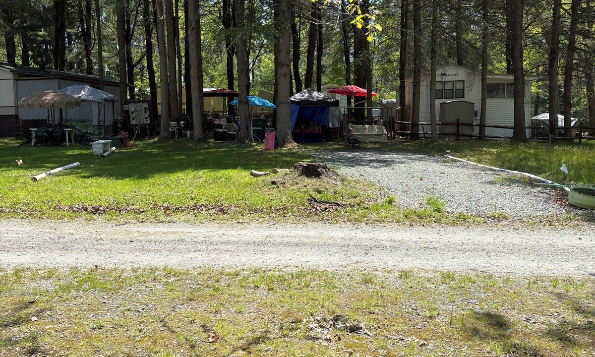White Mills RV Rental | Cozy private campground with pool access near Lake Wallenpaupack