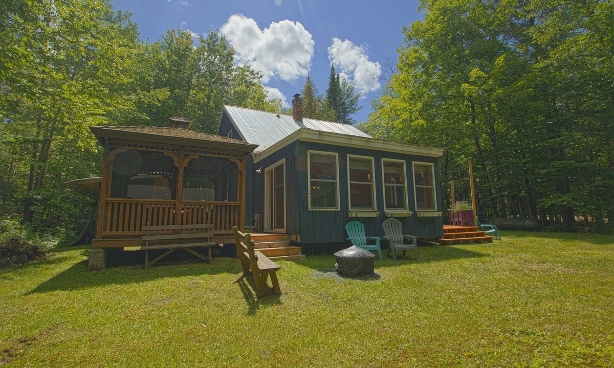Campton House | Cozy Private Single Family Home, Campton NH-MV118C