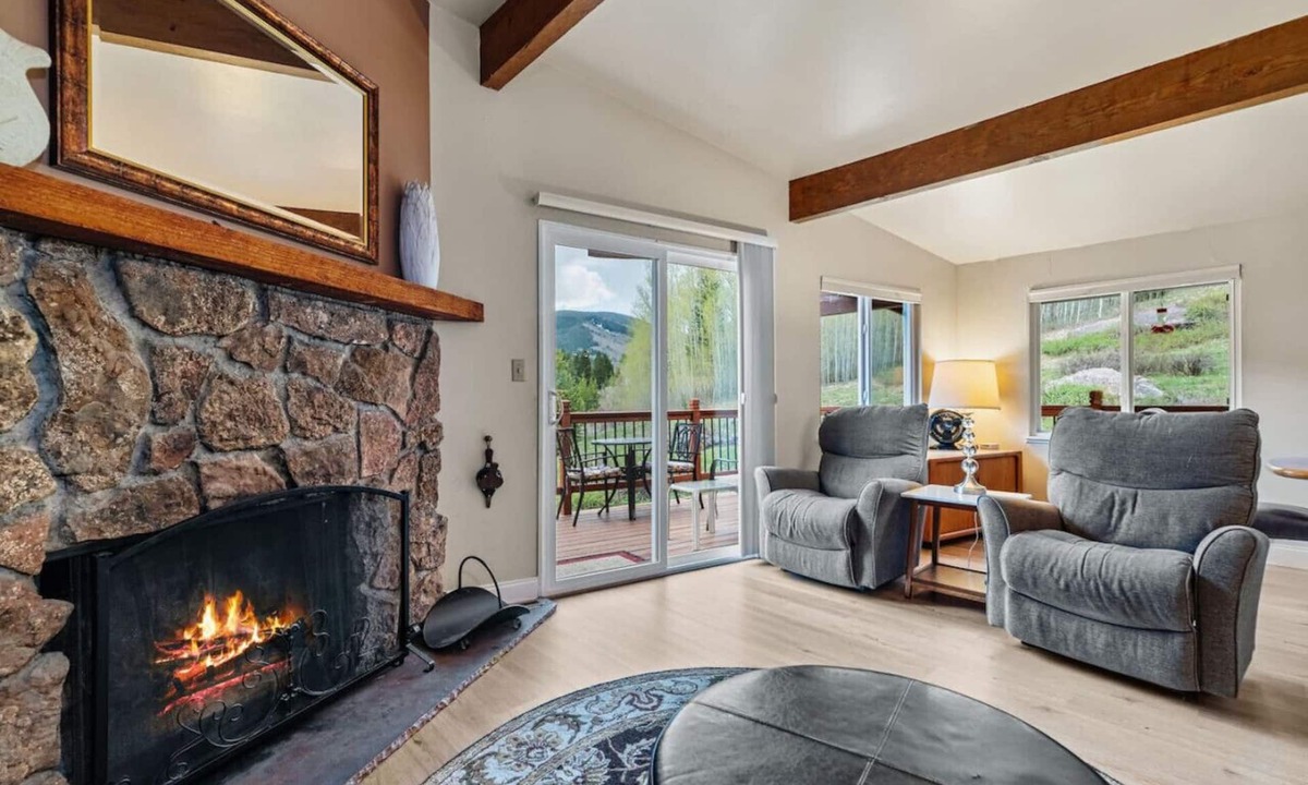 Vail Apartment | Cozy Secluded Riverfront Cabin Fireplace Parking